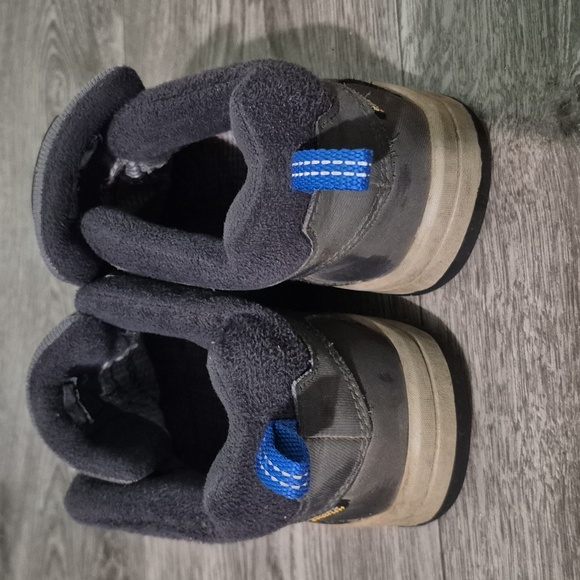 KEEN Kids' Black‎ and Gray Boots - Picture 3 of 6